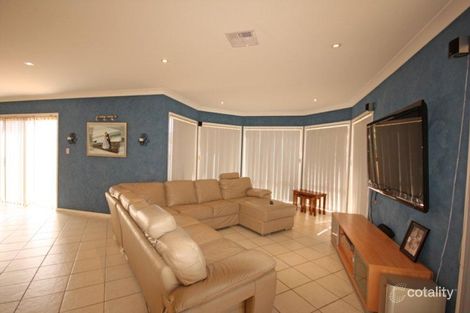 Property photo of 50 Fullerton Circuit St Helens Park NSW 2560