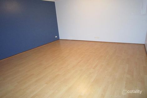 Property photo of 33 Bainbridge Close Craigieburn VIC 3064