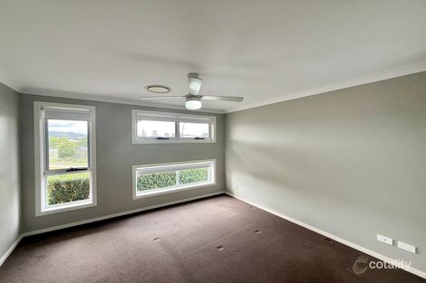 Property photo of 2 Bowerbird Close Aberglasslyn NSW 2320