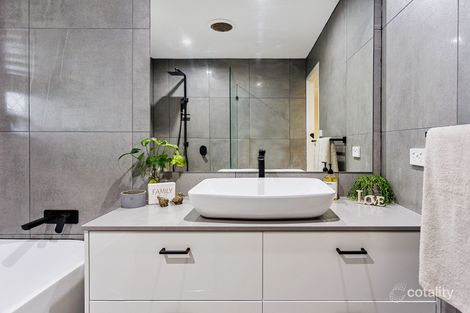 Property photo of 81 Pappas Way Carrara QLD 4211