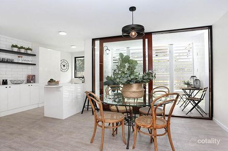 Property photo of 2/32 London Road Clayfield QLD 4011