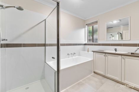 Property photo of 61 Breamlea Way Cranbourne West VIC 3977
