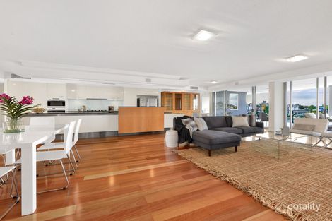 Property photo of 14/96-98 Thorn Street Kangaroo Point QLD 4169