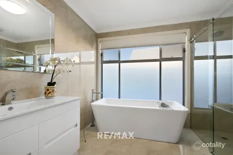 Property photo of 30 Mechanics Street Lakes Entrance VIC 3909