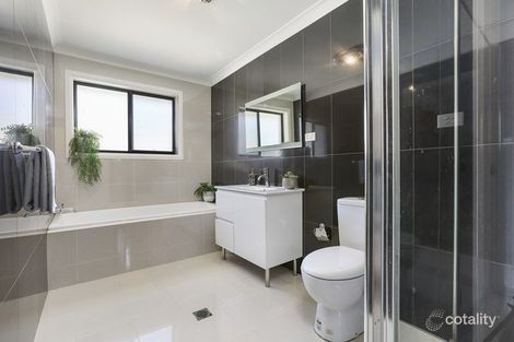 Property photo of 157 Wyndarra Way Koonawarra NSW 2530