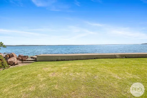 2/32 Sandy Point Rd, Corlette, NSW 2315