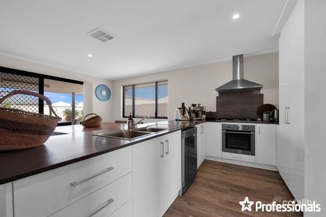 Property photo of 16 Lugger Outlook Glenfield WA 6532
