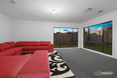 Property photo of 18 Versace Court Pakenham VIC 3810
