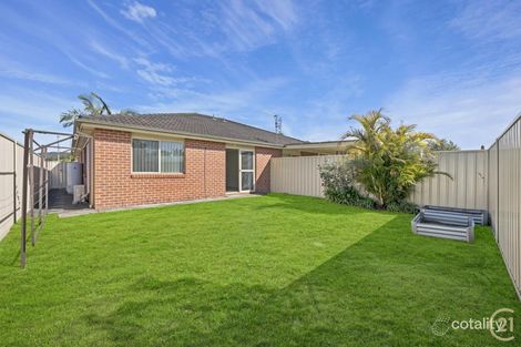 Property photo of 2/58 Woodbury Park Drive Mardi NSW 2259