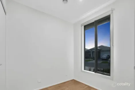 Property photo of 18 Vecot Street Tarneit VIC 3029