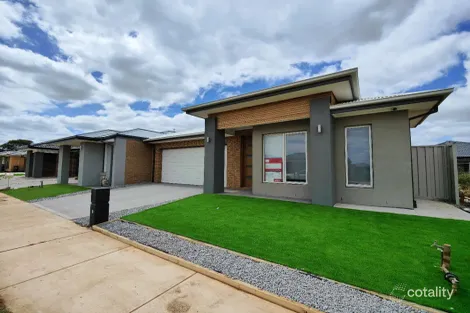 12 Hanover Cct, Melton South, VIC 3338