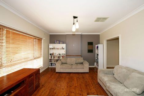 Property photo of 30 Waranga Avenue Mount Austin NSW 2650