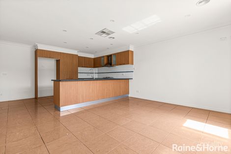 Property photo of 4 Parer Way Roxburgh Park VIC 3064