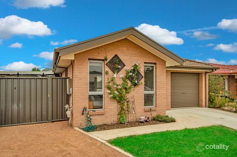 Property photo of 22 Ida Birchall Crescent Macgregor ACT 2615