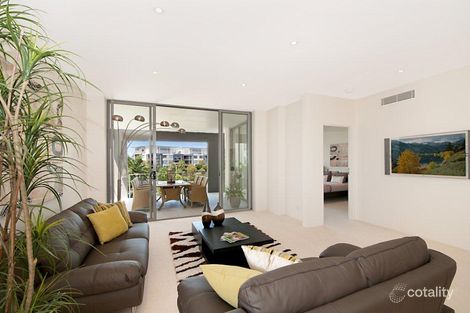 Property photo of 521/3 Pendraat Parade Hope Island QLD 4212