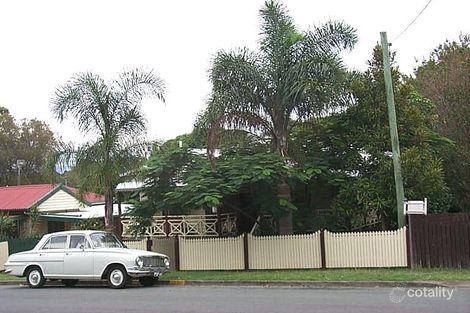 Property photo of 17 Lind Avenue Southport QLD 4215