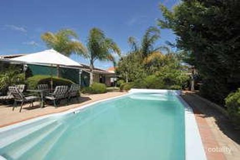 Property photo of 7 Silvertop Circle Warnbro WA 6169