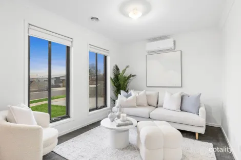 Property photo of 8 Trevena Ridge Bannockburn VIC 3331