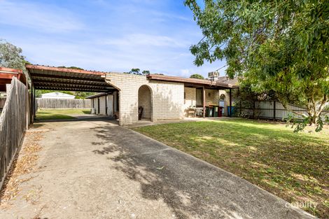 2/113 Mckell Ave, Sunbury, VIC 3429