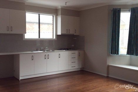 Property photo of 27 Westmoreland Avenue Cranbourne North VIC 3977