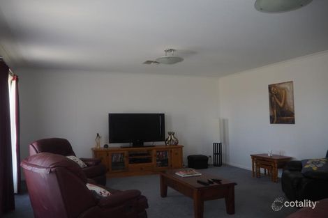 Property photo of 4 Hindmarsh Court Nhill VIC 3418