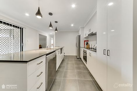 Property photo of 2 Shoalwater Circuit Lammermoor QLD 4703
