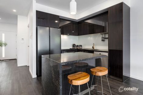 5108 Point Dr, Hope Island, QLD 4212