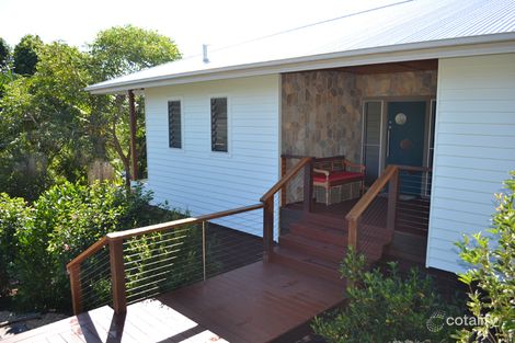 Property photo of 10 Bulgoon Crescent Ocean Shores NSW 2483