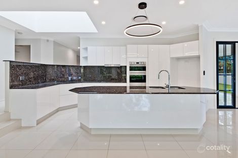 Property photo of 1 Jarvis Place Arundel QLD 4214