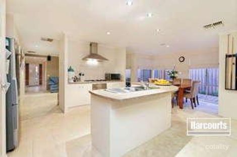 Property photo of 17 Pendulum Place Berwick VIC 3806