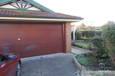 11 Neptune Pl, Cranbourne West, VIC 3977