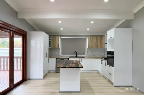Property photo of 20 Nirringa Road Summerland Point NSW 2259