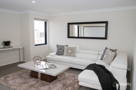 Property photo of 13 Bronzite Road Treeby WA 6164