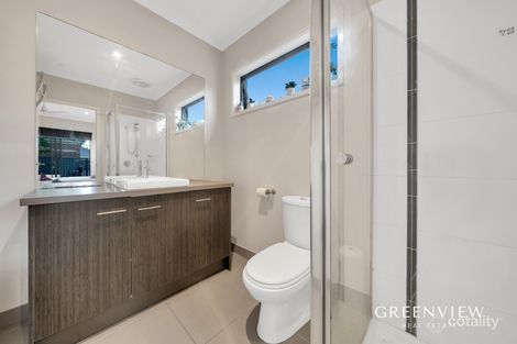 Property photo of 21 Perry Circuit Cranbourne North VIC 3977