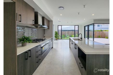 Property photo of 16 Olive Street Helensvale QLD 4212