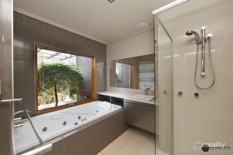 Property photo of 3 Vasse Place Amaroo ACT 2914