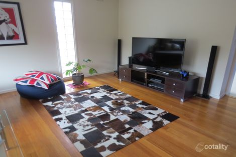 Property photo of 8 Booyan Crescent Greensborough VIC 3088