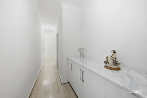 Property photo of 37 Braeview Circuit Evanston SA 5116