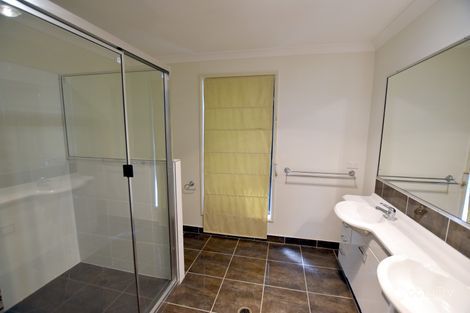 25 Dolphin Tce, South Gladstone, QLD 4680