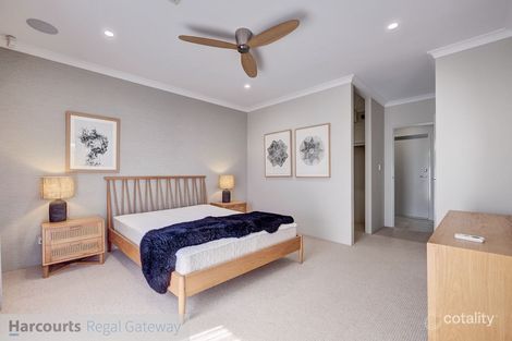 Property photo of 10 Cedarleaf Entrance Treeby WA 6164