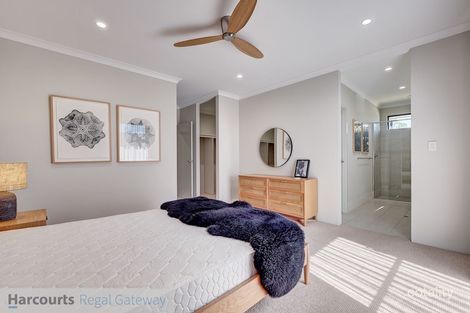 Property photo of 10 Cedarleaf Entrance Treeby WA 6164