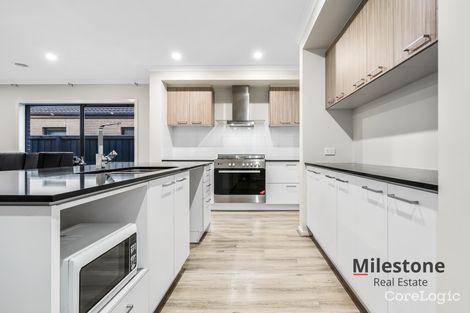 Property photo of 90 Yeungroon Boulevard Clyde North VIC 3978