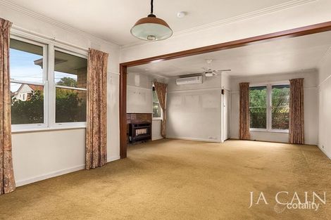Property photo of 30 Daniel Street Burwood VIC 3125