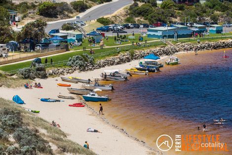 Property photo of 27 Moore River Drive Guilderton WA 6041