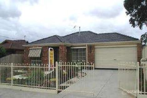 33 Cambridge Cres, Werribee, VIC 3030