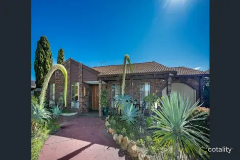 Property photo of 11 Weeroo Place Stirling WA 6021