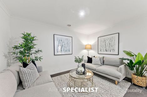 Property photo of 10 Rebecca Court Pakenham VIC 3810