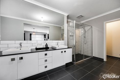 Property photo of 18 Reidy Rise Harkness VIC 3337