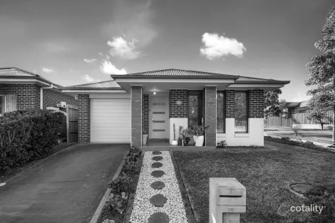 Property photo of 19 Edgewater Drive Glenmore Park NSW 2745