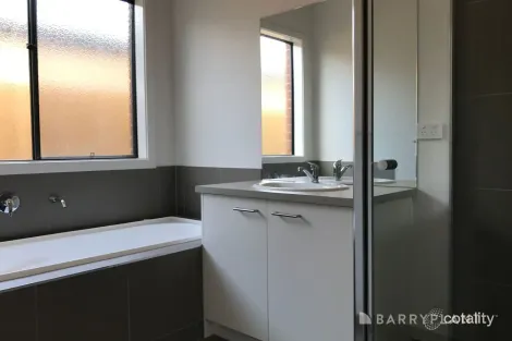 Property photo of 21 Flourish Way Werribee VIC 3030